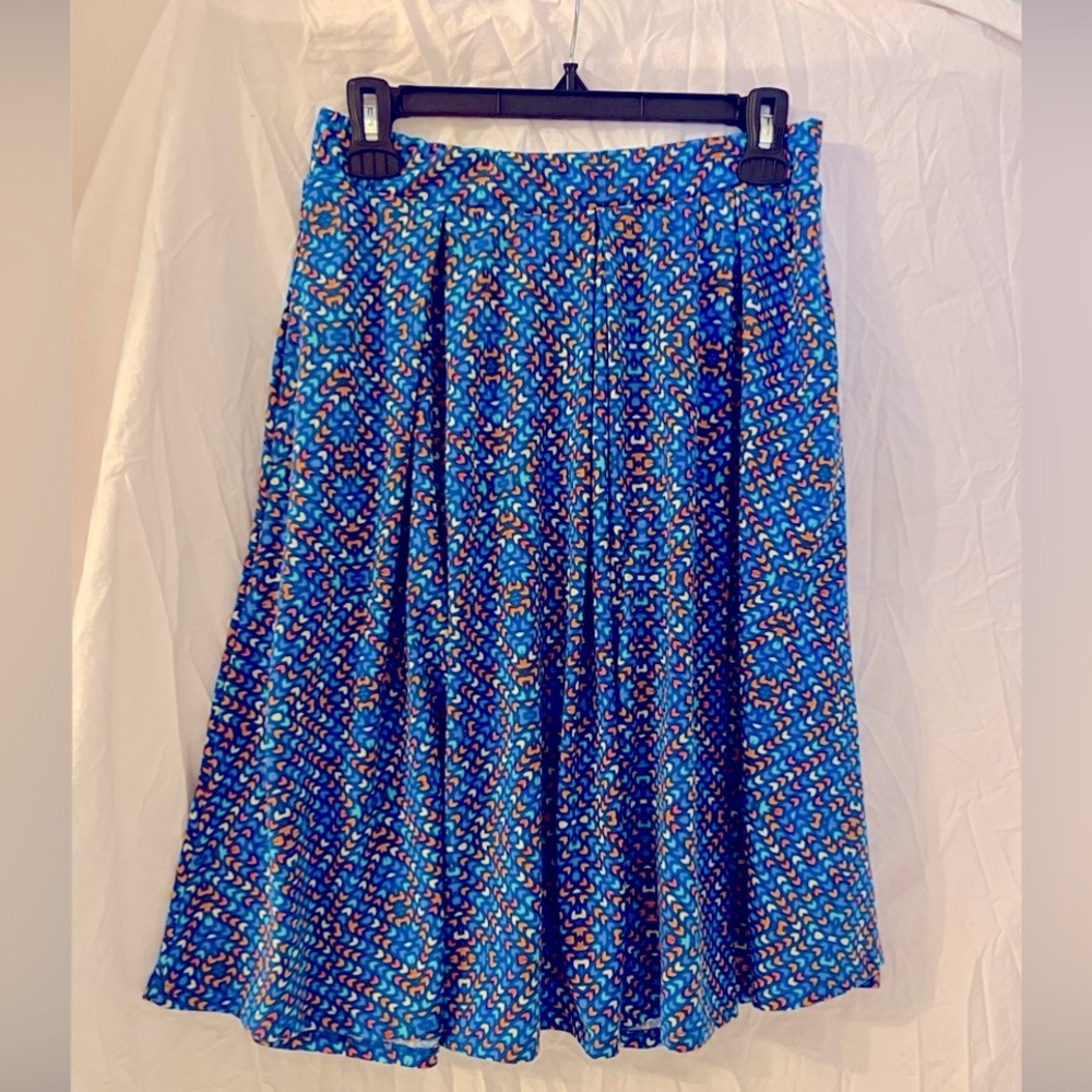 Women’s LuLaroe multicolored casual skater skirt in a size medium